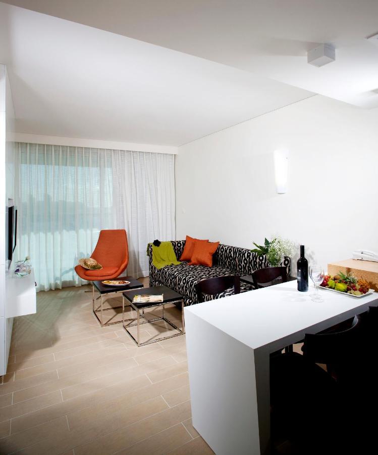 West All Suites Hotel Ашдод Екстериор снимка