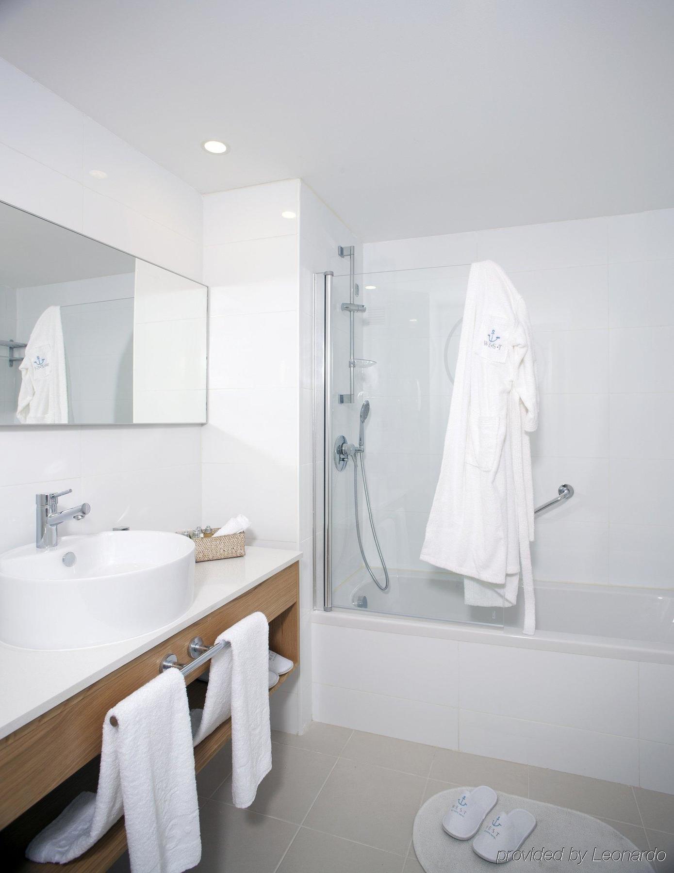 West All Suites Hotel Ашдод Екстериор снимка