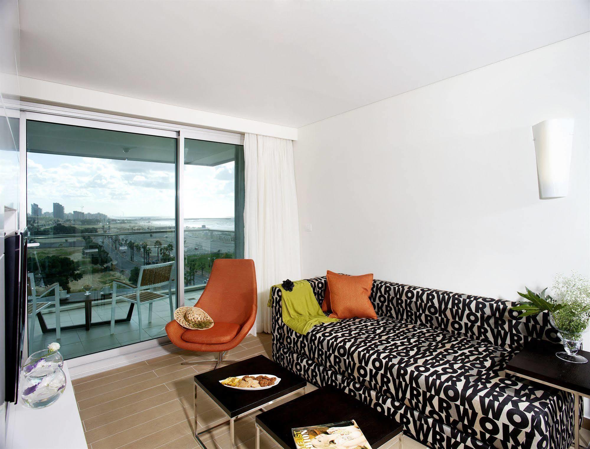 West All Suites Hotel Ашдод Екстериор снимка