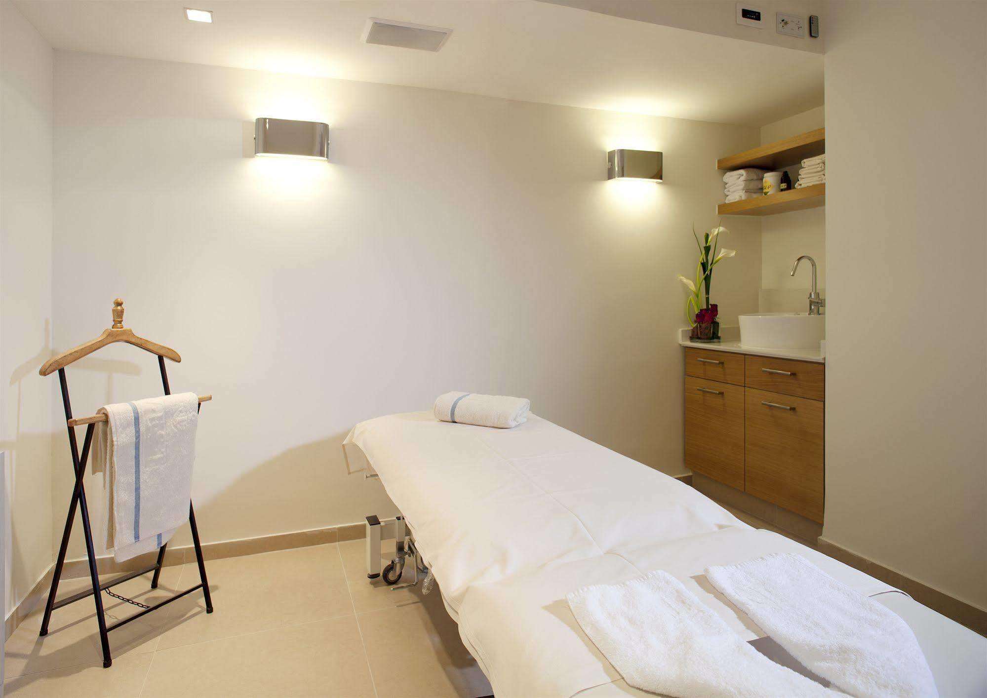 West All Suites Hotel Ашдод Екстериор снимка